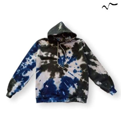 صورة Hoodie black and blow